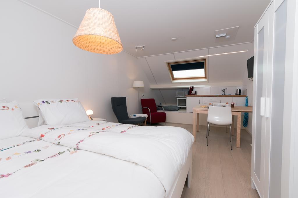 7even Bed and Breakfast Vrouwenpolder Buitenkant foto